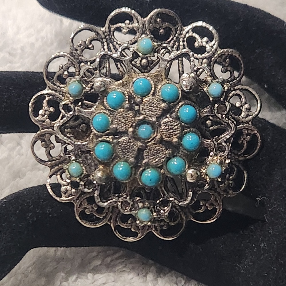 Vintage Filigree Turquoise Bead brooch Floral Circular Pin Silver Tone